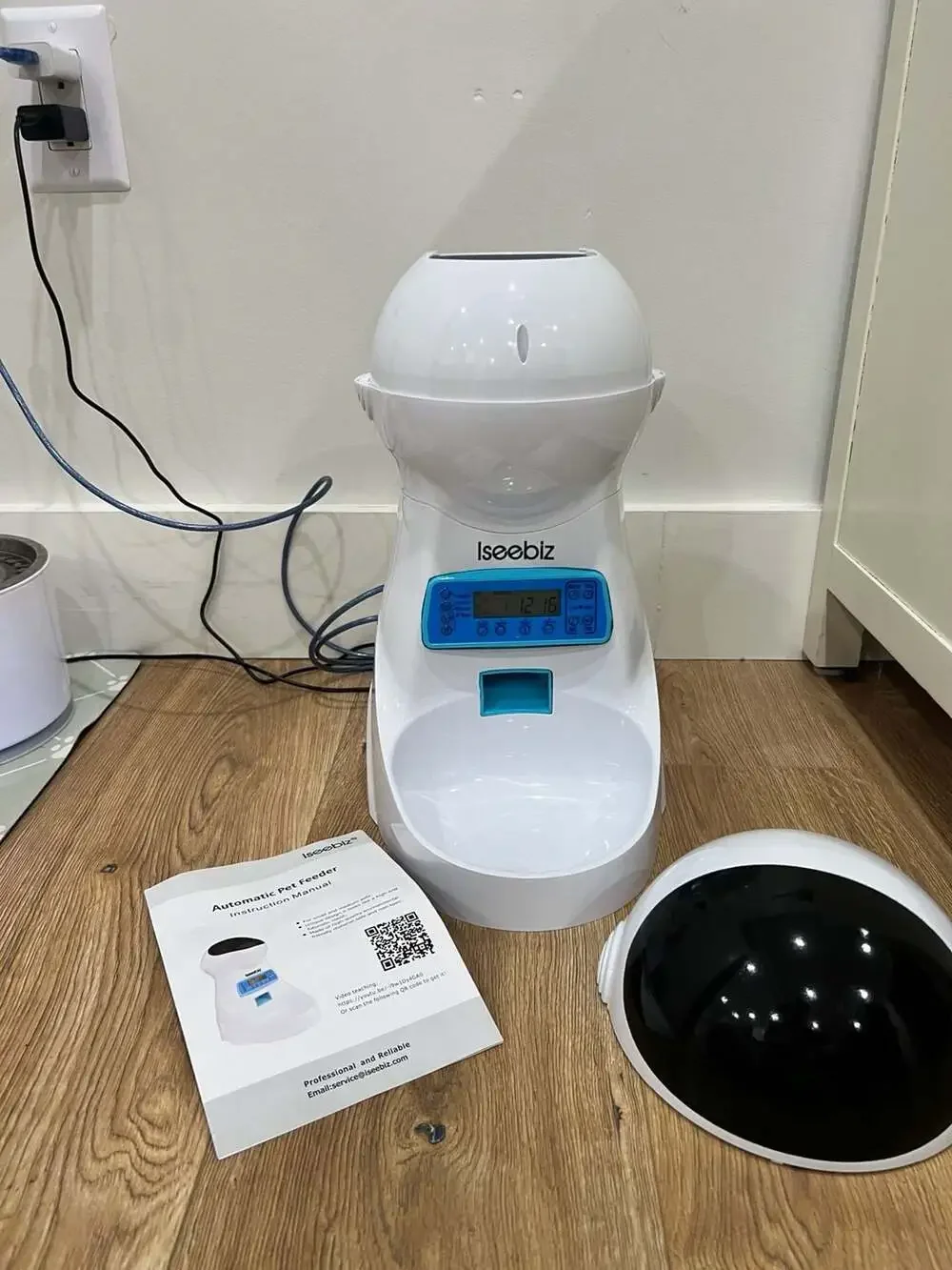 Iseebiz 3L Automatic Pet Feeder with Voice Recorder and Programmable Timer